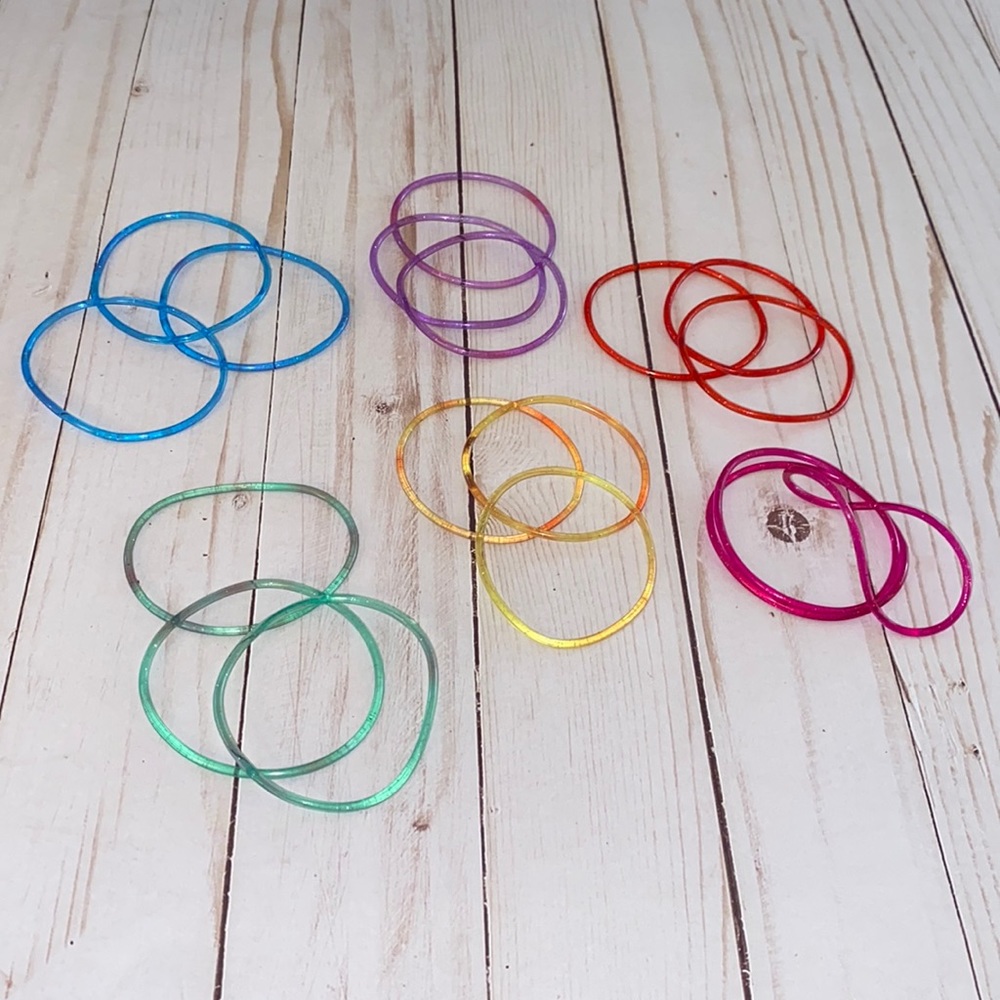 👗🛍Kids 18 rubber sparkle multi color bracelets🛍